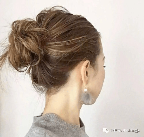‘KY开元·(中国)集团’
不会编会扎就够了 长发淑女简朴时尚扎发发型 比编发还甜美(图9)